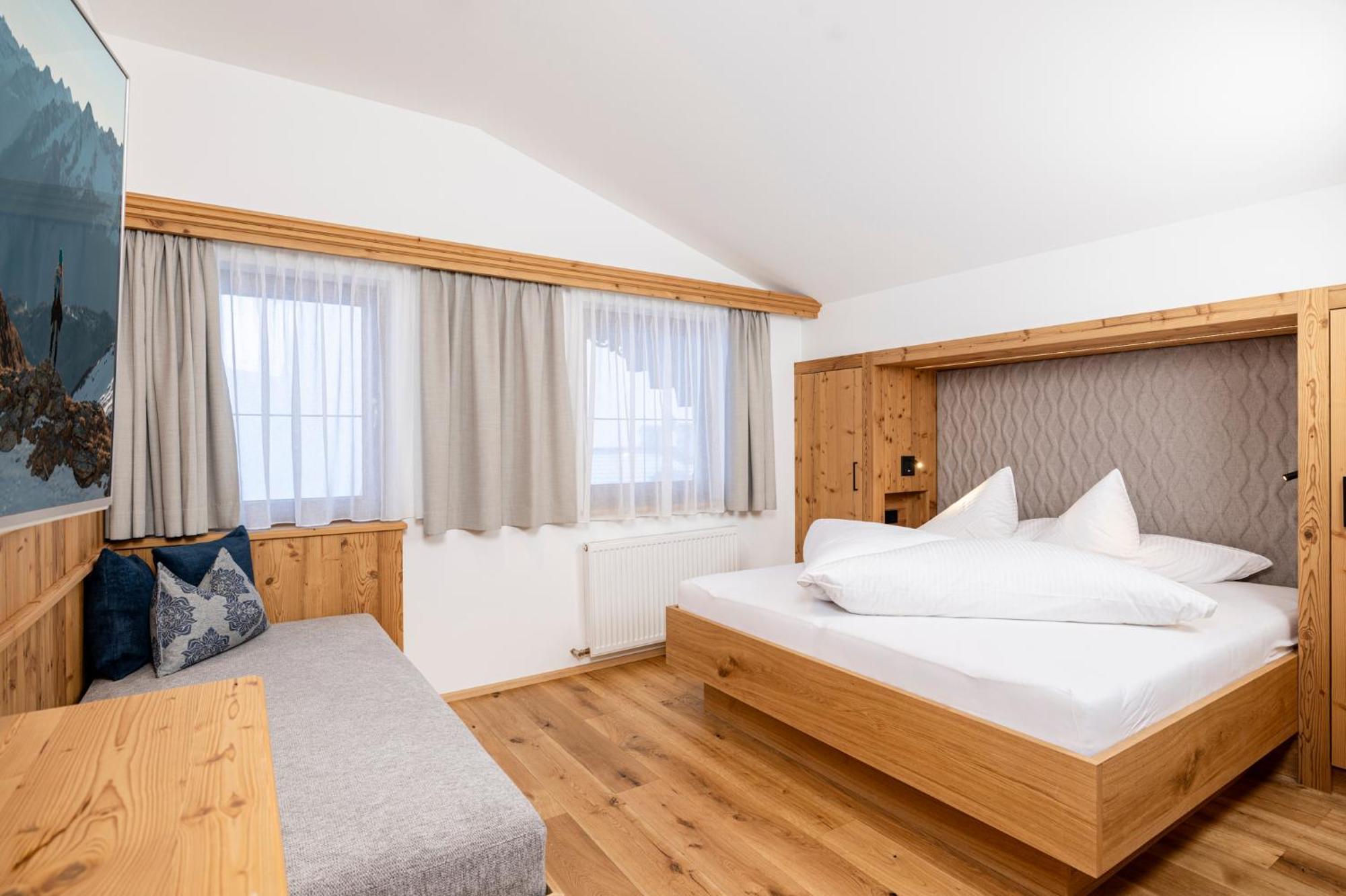 Aparthotel Landhaus St. Joseph Майрхофен Экстерьер фото