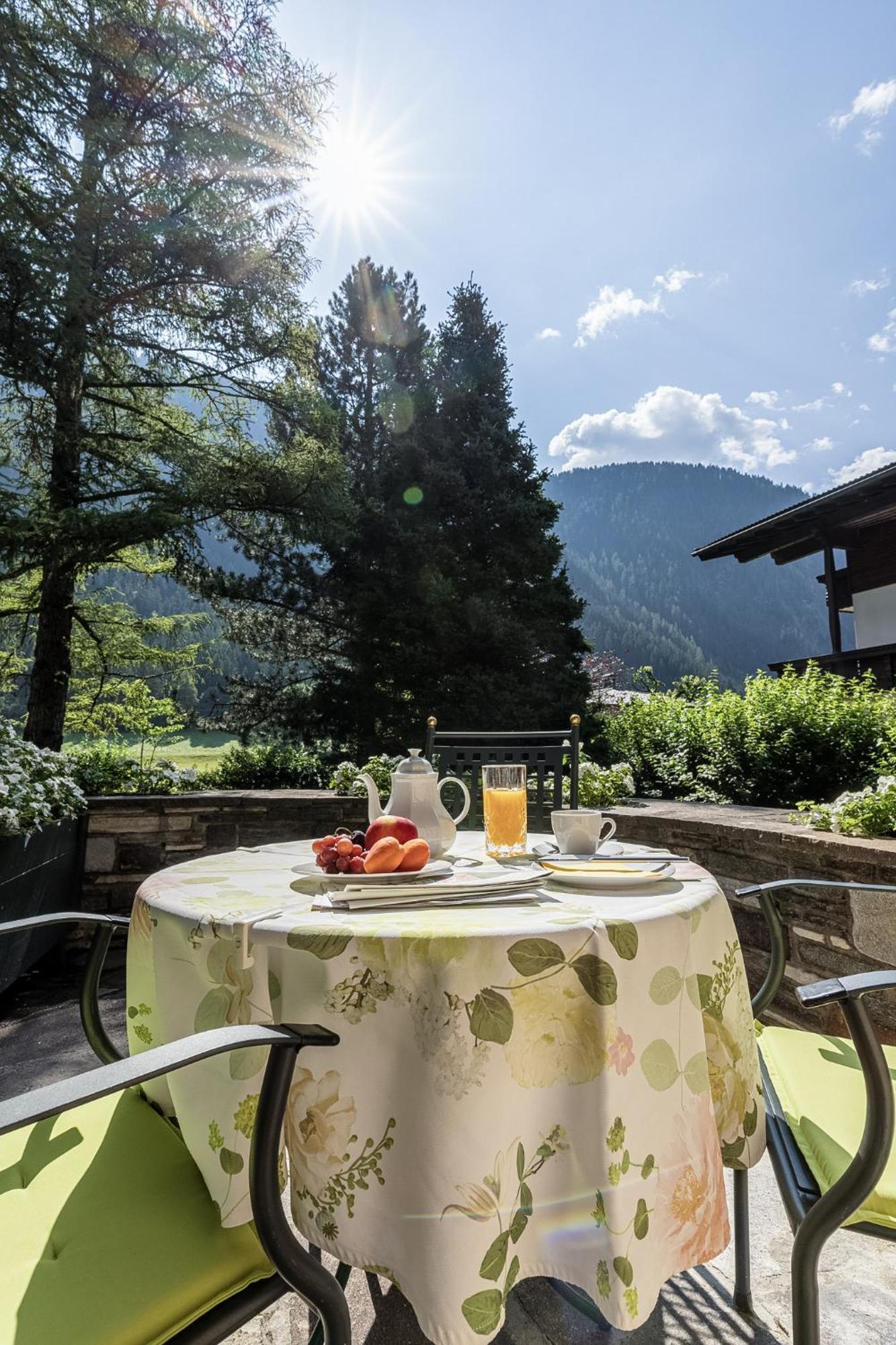 Aparthotel Landhaus St. Joseph Майрхофен Экстерьер фото